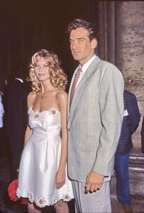 CLAUDIA-SCHIFFER-BILL-YOUNG-FALDONE-28-ANTROPOLOGIA-SOCIALE638_resize.jpg