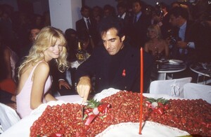 CLAUDIA-SCHIFFER-DAVID-COPPERFIELD-FALDONE-28-ANTROPOLOGIA-SOCIALE638_resize.jpg