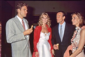 CLAUDIA-SCHIFFER-KIRIL-DI-BULGARIA-CON-MOGLIE-C-704-MOSTRA-VALENTINO-IN-CAMPIDOGLIO-E-BALLO-A-VILLA-MEDICI-ROMA-0706-1991462_resize.jpg