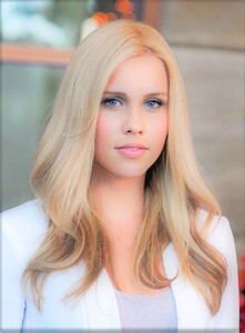 Claire_Holt_2.jpg