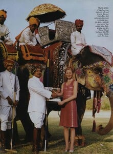 Elgort_US_Vogue_June_1999_13.thumb.jpg.a8b04b4ee2353b8637c41b235c8df4a1.jpg