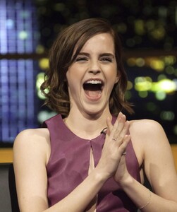 Emma-at-The-Jonathan-Ross-Show-emma-watson-39055821-1674-2000.jpg