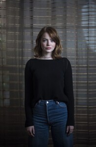 Emma_Stone-Washington_Post-November-2016-002.jpg