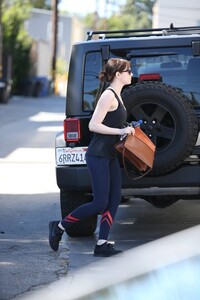 Emma_Stone-West_Hollywood-2_8_2016-013.jpg