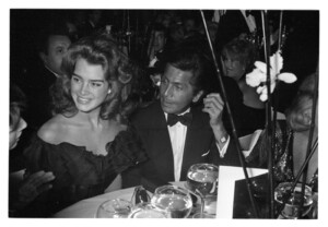 FALDONE-13-ANTROPOLOGIA-SOCIALE-BROOKE-SHIELDS-VALENTINO-GARAVANI-AL-CLUB-52-DI-NEW-YORK-110_resize.jpg