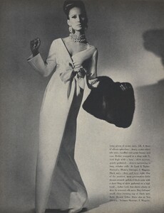 Galanos_Horst_US_Vogue_October_15th_1965_03.thumb.jpg.0e760a63761d54952c2085359da31d82.jpg