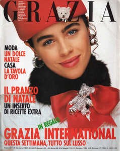 GraziaIT271287no2244-45cover.thumb.jpg.d7f7a4dc3e671011d8dd91ae173fc208.jpg