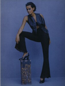 Great_Maser_US_Vogue_November_1992_04.thumb.jpg.3d0b09e2029ba69819a23c80c1f64912.jpg