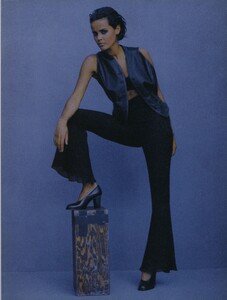 Great_Maser_US_Vogue_November_1992_04.thumb.jpg.c902d24d97d17b4040ea24de898b9bb5.jpg