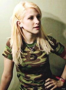 Hayley-Williams-Beautifull-1.jpg