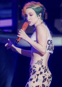 Hayley-Williams-Hot-1.jpg