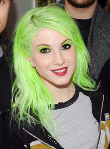 Hayley-Williams-hairstyle-51.jpg