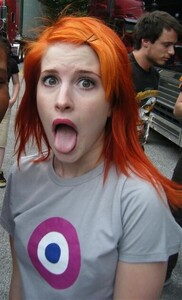 Hayley-Williams-tongue-q6.jpg