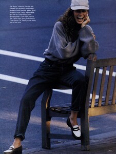 Hispard_US_Vogue_October_1991_12.thumb.jpg.b693a7f2afd8daffaf029e6ad6b4c26d.jpg