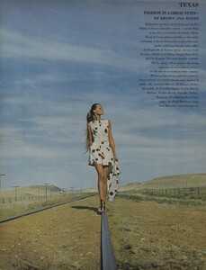 Horst_Rubartelli_US_Vogue_April_1st_1968_19.thumb.jpg.fcc904276cdb7ae276fbf5d5f1ba70b2.jpg