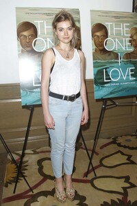 Imogen-poots-sexy-jeans-pic-1.jpg