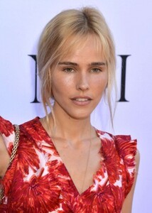 Isabel-Lucas_-Unity-LA-Premiere--03-300x420.jpg