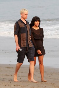 Jameela-Jamil---Stroll-on-the-Miramar-beach-21.jpg