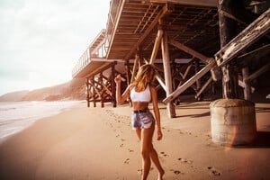 Jessica_Malibu_04.thumb.jpg.adf55acd4b7ad37a515f2c6ca6e8119e.jpg