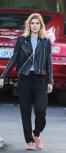 Kate-Mara-and-Jamie-Bell-have-a-bowling-date--03-662x993.jpg