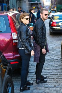 Kate-Mara-with-boyfriend-out-in-New-York-City--10-662x993.jpg