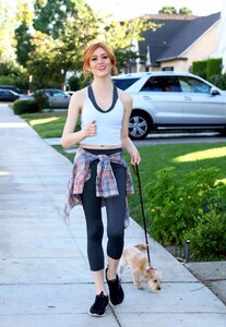 Katherine-McNamara-works-out--12-662x956.jpg