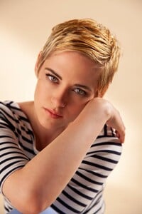 Kristen-Stewart---Seberg-Promo-Photoshoot-(2019)-01.jpg