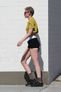 Kristen-Stewart-sexy-legs.jpg