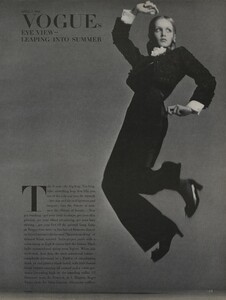 Leaping_Avedon_US_Vogue_April_1st_1968_01.thumb.jpg.9d29b8c1614a1b30d3262e9e00ebc289.jpg
