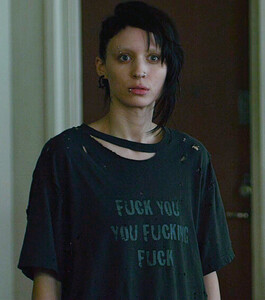 Lisbeth-Salander-lisbeth-salander-30738056-500-564.jpg