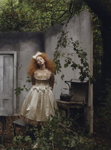 Little_Leibovitz_US_Vogue_December_2009_02.thumb.jpg.2cd694b0af186bc7f4be95064c210044.jpg