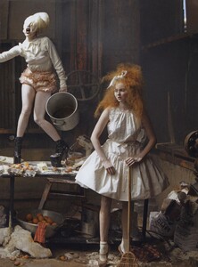 Little_Leibovitz_US_Vogue_December_2009_08.thumb.jpg.84eae087c3dbf376763a8fe1f5be2a8a.jpg