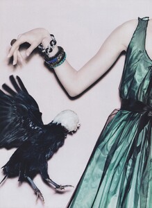 Meier_US_Vogue_December_2005_08.thumb.jpg.84e98ad820f95d3400735c2f4752a737.jpg