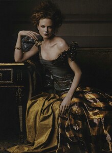 NK_Meisel_US_Vogue_June_1999_09.thumb.jpg.e5d3c020d80eb34c435873c651381bff.jpg