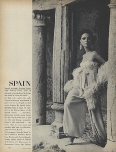 Newton_US_Vogue_October_15th_1965_05.thumb.jpg.d3a06f113c037675bb818aeee32d243a.jpg