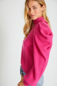 POTTER-PULLOVER-ELECTRIC-PINK-4.thumb.jpg.32ca8d6c610d3af7df875bf2b3d0fd55.jpg