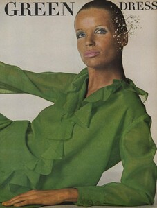 Penn_US_Vogue_April_1st_1968_02.thumb.jpg.508a84055f019a7f70f26e6054c1fafe.jpg