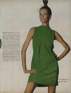 Penn_US_Vogue_April_1st_1968_04.thumb.jpg.73385f275c7a8f51e42f90ef15d6fdb5.jpg