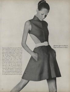 Penn_US_Vogue_April_1st_1968_10.thumb.jpg.1914efef24c9a136a2fdd2f4ab1d83da.jpg
