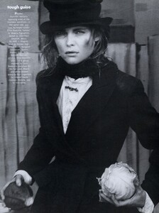 Ritts_US_Vogue_October_1991_07.thumb.jpg.103e2963ae03a720f723879448f16765.jpg