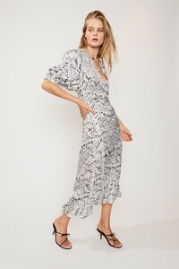 RosettiBalloonSleeveMidiDress_side.thumb.jpg.39d620f2e305206243afeed61f33e95c.jpg