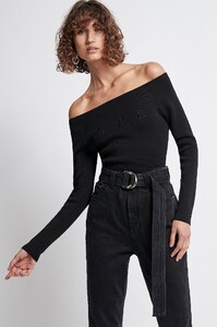 S12-20AJ1116_Psychedelia_OffShoulder_Crepe_Logo_Top_Onyx-20254-Aje-0552.jpg