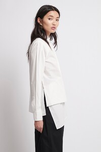 S12-20AJ1217_Tranquility_Peace_Asymmetric_Shirt_White-20399-Aje-2122.jpg