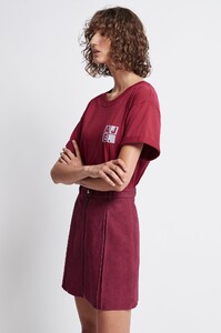 S27-20AJ1170_Rebellion_Aje_Tee_Burgundy-20254-Aje-0165.jpg