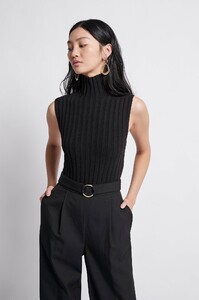 S30-20AJ1074_Overture_Ribbed_Sleeveless_Turtleneck_Black-20135-AJE-4L-1585.jpg