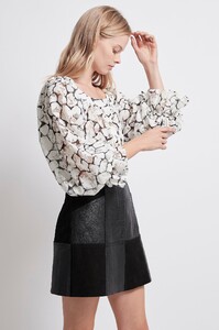 S31-20AJ1159_Rebellion_Le_Corsaire_Blouse_Tortoiseshell_Lace-20273-Aje-1654.jpg