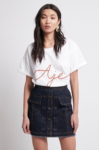 S45-AJ18-081_Aje_Ribbon_Tee_White_Rust_Logo-20399-Aje-1462.jpg