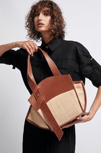 S47-20AJ6005_Amulet_Fan_Bag_Tan-20042-AJE-4L-0137.jpg