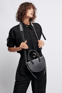S53-20AJ6000_Silvatica_Cross_Body_Bag_Black_White-20042-AJE-4L-0229.jpg
