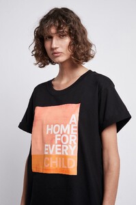 S7-20RE1366_Adopt_Change_Tee_Black-20681-Aje-1842.jpg
